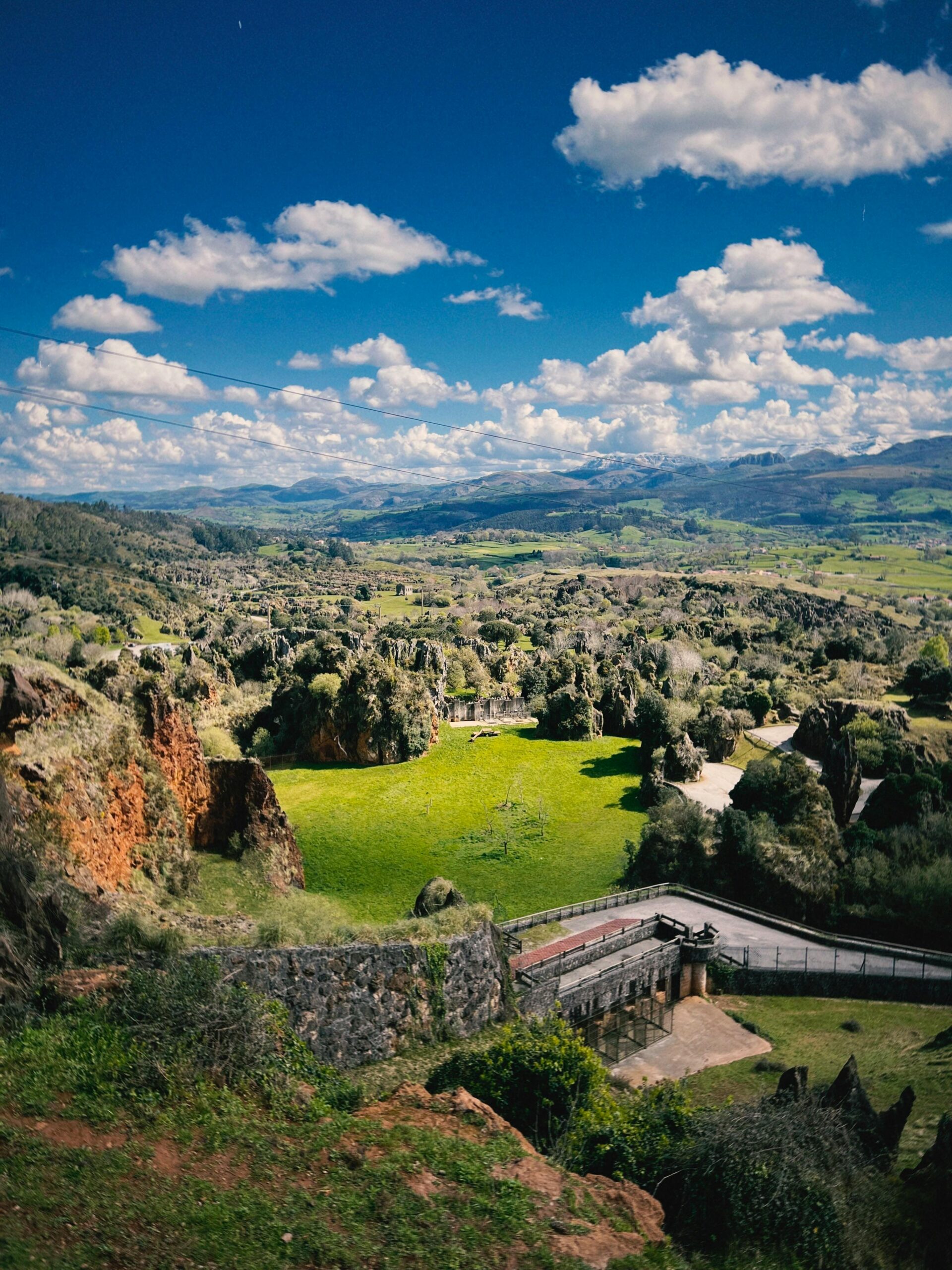 Parque de Cabárceno: animales en semilibertad y naturaleza en familia